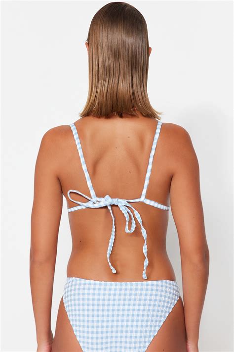 TRENDYOLMİLLA Mavi Pötikareli Dokulu Straplez Tünelli Bikini Üstü
