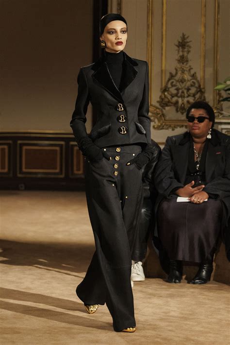 Schiaparelli Fall Winter 2023 Collection At Paris Fashion Week Photos