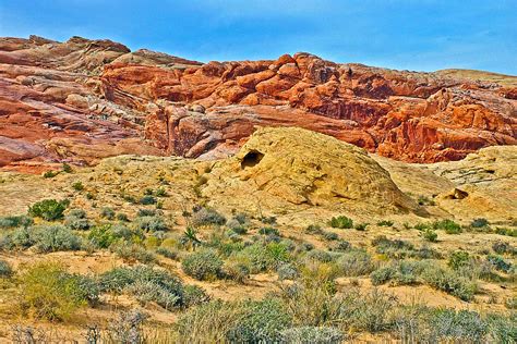 Beehive And Other Rock Formations In Valley Of Fire State Park Nevada