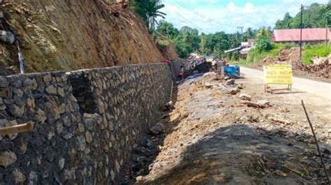 Pemprov Sulsel Lebarkan Jalan Salaonro Ulugalung Kabupaten Wajo Jadi