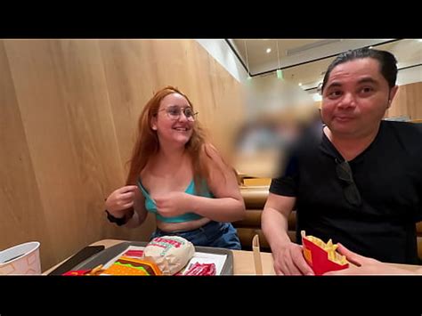 Paramos Para Comer E Ela Queria Mostrar Os Seios Trix Mendes XVIDEOS