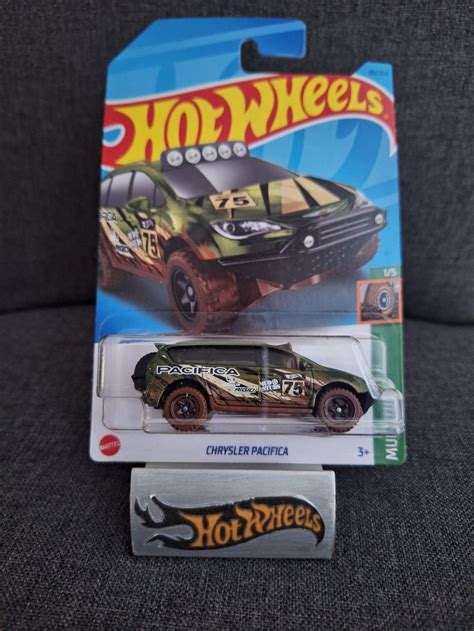 Hot Wheels Mud Studs Chrysler Pacifica Long Card