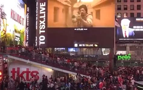 Times Square Billboard Par Shah Rukh Khan Ka Jawan Trailer Bajte Hi Nyc Ruk Gai Gallinews India