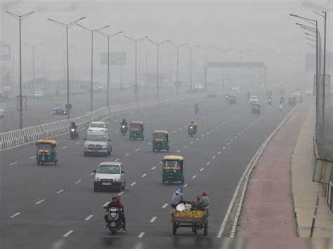 Delhi Records Minimum Temperature Of 194 Degrees Celsius Zee Business