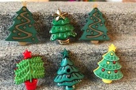 6 Mixed Christmas Tree Buttons 1 Pair 4 Individual Shank Back