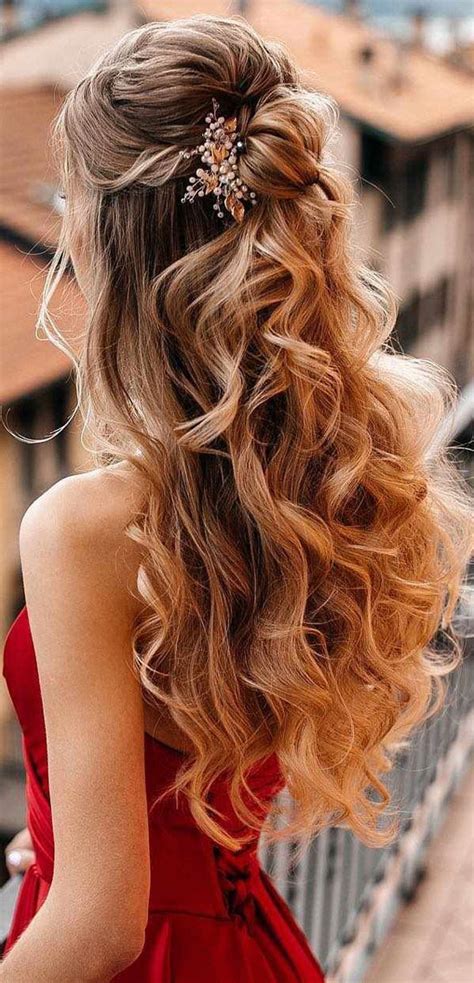 Prom Hairstyles For Strapless Dresses