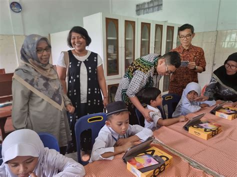 Lazismu Dan The Head Foundation Kunjungi Sekolah Penerima Program