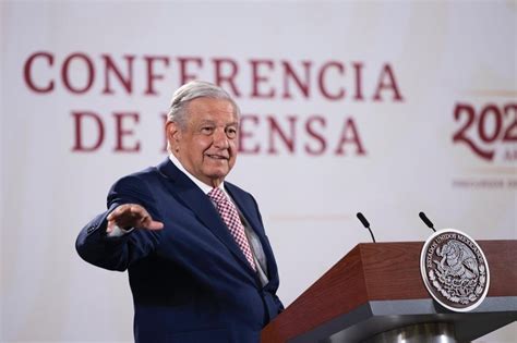 AMLO plantea eliminar la Constancia de Situación Fiscal