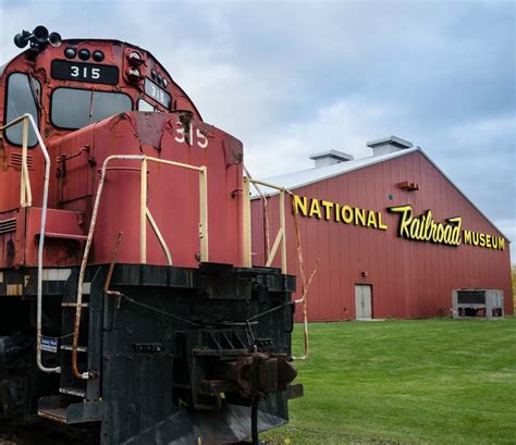 Things to Do in Green Bay - National Railroad Museum