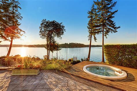 Les Meilleures Cabanes Dans Les Arbres Avec Jacuzzi En Bretagne