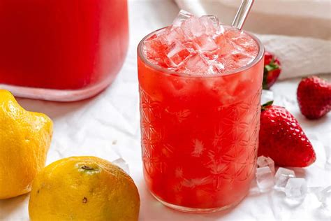 Fresh Strawberry Lemonade [5 Minute Recipe] Plant Based On A Budget