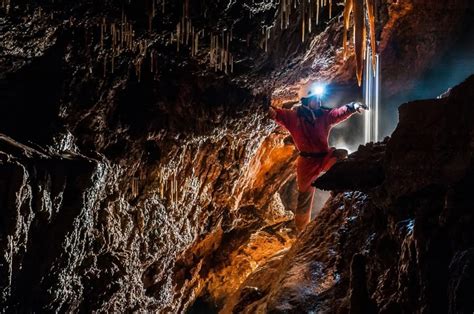 Speleologia i grotołażenie O turystyce jaskiniowe w Polsce i na