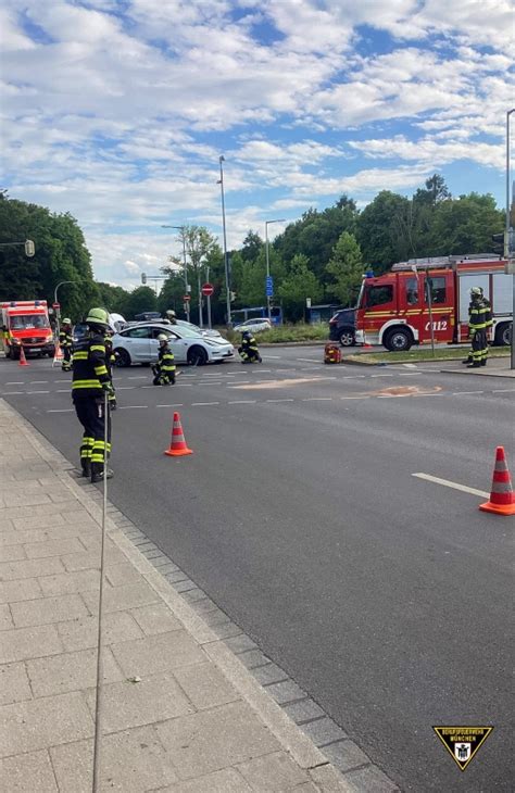 Eine Verletzte Bei Verkehrsunfall Einsatzbericht M Nchen Moosach