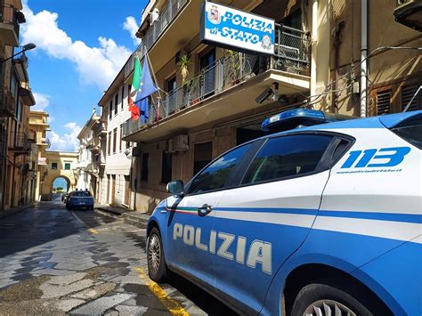 S Agata Militello Furto A Scuola Obbligo Di Dimora Per Un 19enne Che