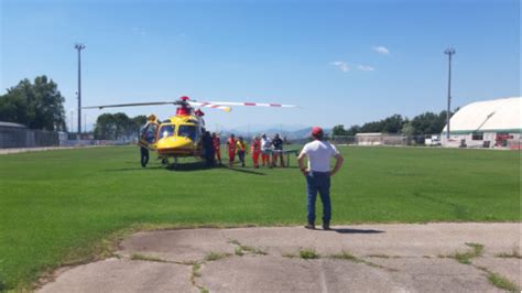 Un Anziano Scivola Da Una Scarpata E Fa Un Volo Di Circa 4 Metri