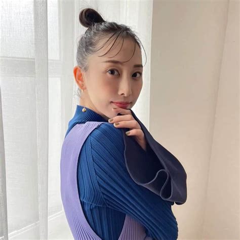 松井玲奈さんのインスタグラム写真 松井玲奈instagram「明日から舞台『ミナト町純情オセロ』の本番でございます。 実は数日前から