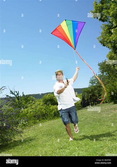 Rainbow Kite High Resolution Stock Photography And Images Alamy