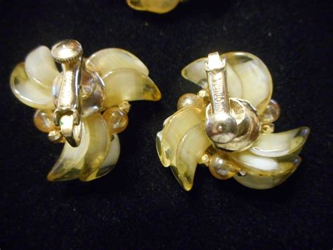 Vintage Vendome Stunning Brooch Earrings Gold Whi Gem