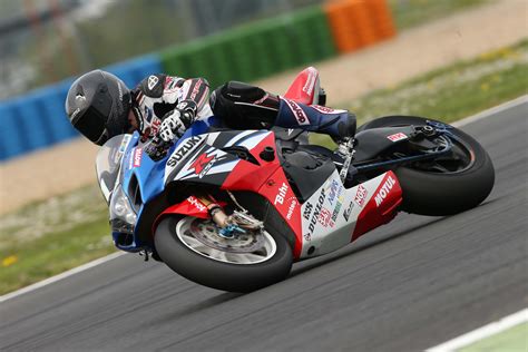 Sert Suzuki Gsx R Debuts Asphalt Rubber