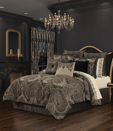 J Queen New York Cipriana Oversized Woven Damask Comforter Set