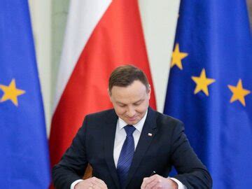 Prezydent Andrzej Duda Podpisa Nowelizacj Ustawy Bud Etowej Na R