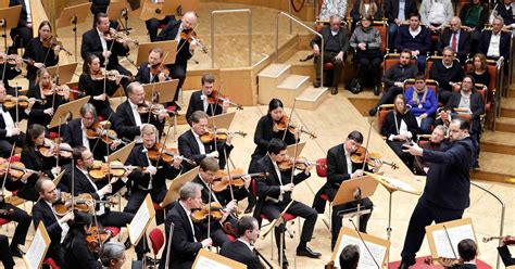 Wiener Philharmoniker In K Ln Andris Nelsons Begeistert Mit Mahlers