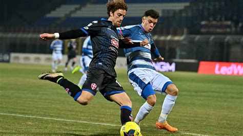 Il Novara cade in trasferta Il derby è della Pro Patria