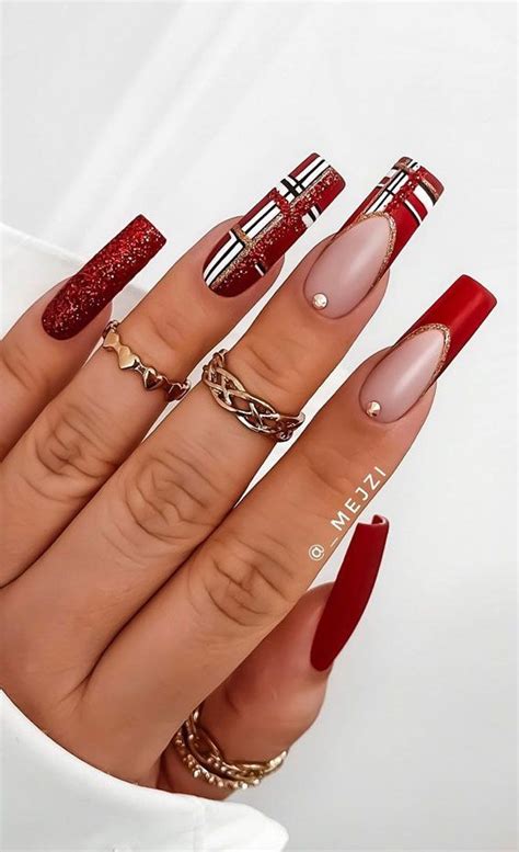 The 39 Prettiest Christmas Holiday Nails Gold And Red Tartan