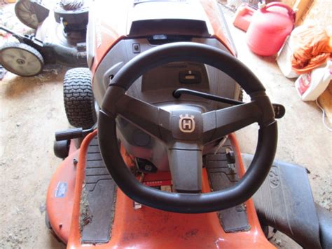 Husqvarna Yth22v42 With 42 Cut With Hydrostatic Drive Bagger 22 Hp 162 Hours Sn 062016a0060