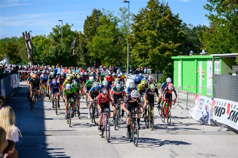 Il Giro Ditalia Ciclocross Accolto Nelle Marche Cresce La Festa E