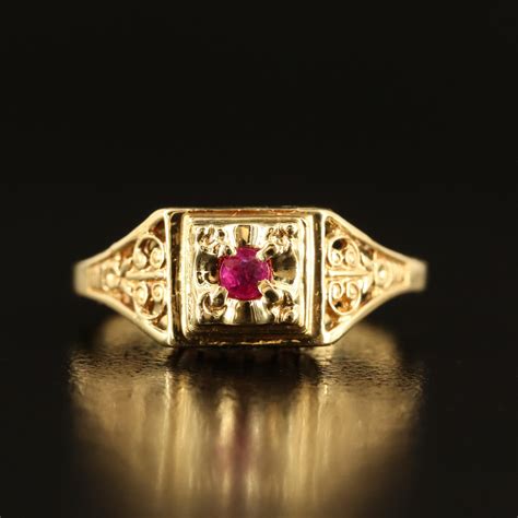 Vintage Style 18K Ruby Ring | EBTH