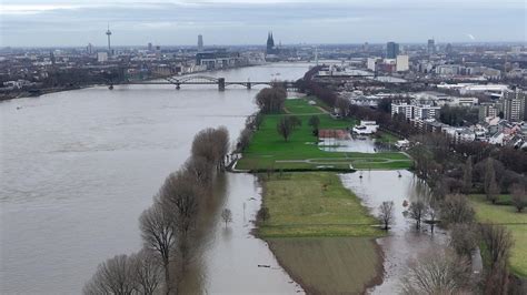 Unwetter Hochwasserlage Angespannt Viele Pegel Ber Schwellenwert