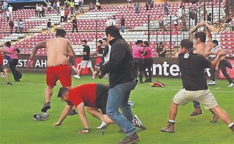 Detienen A Polic As Por No Frenar La Violenta Pelea Entre Barras De