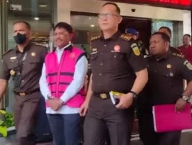 Menkominfo Johnny Ditahan Kejagung Kasus Megaproyek Bts Bakti Kominfo