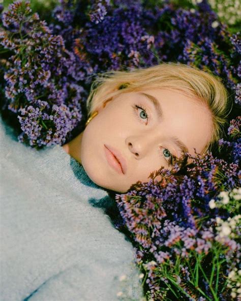 9 Potret Memesona Sydney Sweeney, Sosok Juliet di 'Nocturne' | IDN Times