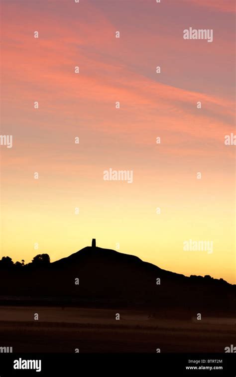 Glastonbury tor sunrise somerset england hi-res stock photography and ...