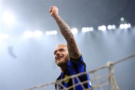 Inter Wingback Federico Dimarco Celebrates 3 2 Serie A Win Vs Udinese