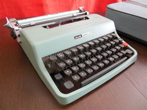 Olivetti Lettera 32 Maquina De Escribir Escribir