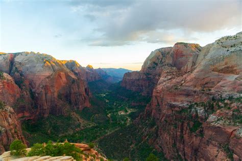 How To Hike To The Top Of Angels Landing In Zion National Park