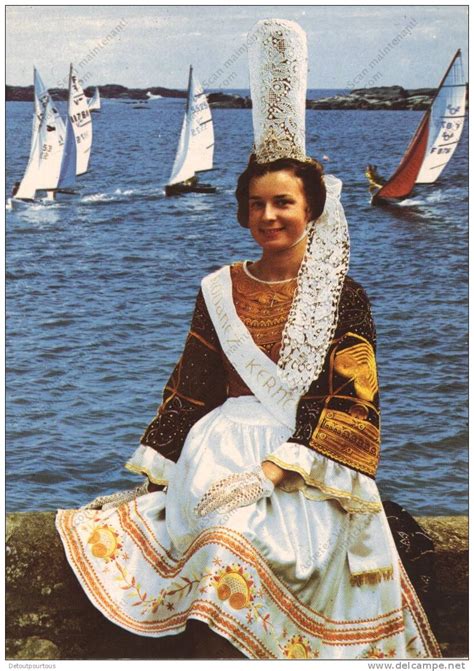 Costumes Folklore De Bretagne Jeune Fille En Costume Bigouden