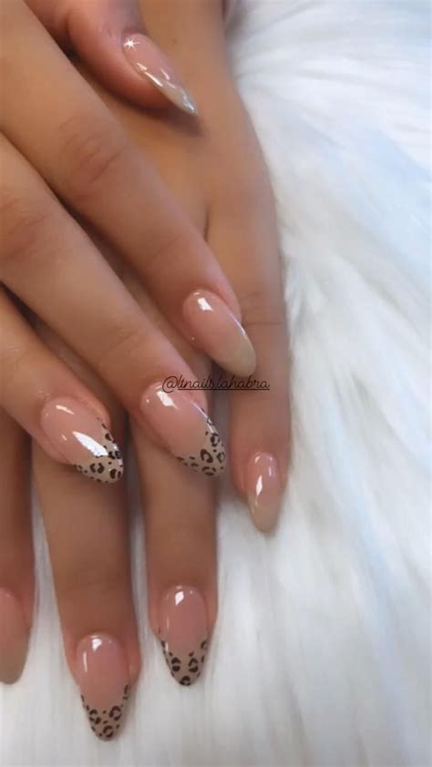 idées de Ongles nude ongles ongles stylés idées vernis à ongles