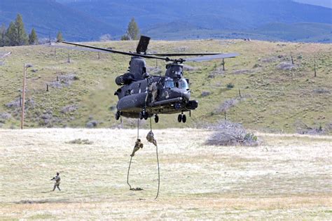 MH-47 Chinook | Military.com