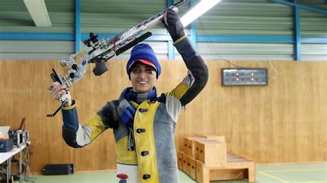 Doble Conquista El Mexicano Carlos Quezada Gana Oro Y Su Boleto