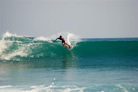 Sea surfing experience in Kovalam