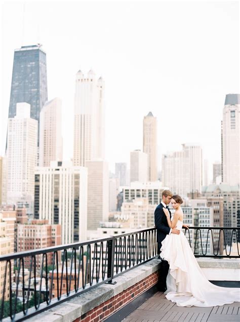 Intimate & modern Chicago Rooftop Wedding Inspiration | Chicago Wedding ...