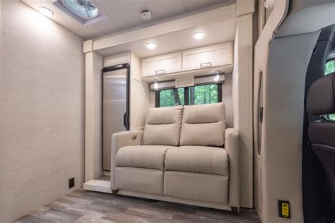 2024 Wayfarer 25 Lw Floor Plan Spotlight Tiffin Motorhomes