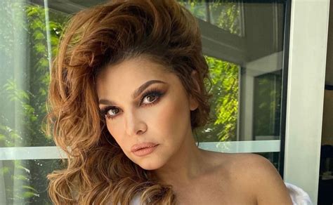 En Entallado Vestido Itatí Cantoral Presume Su Cinturita