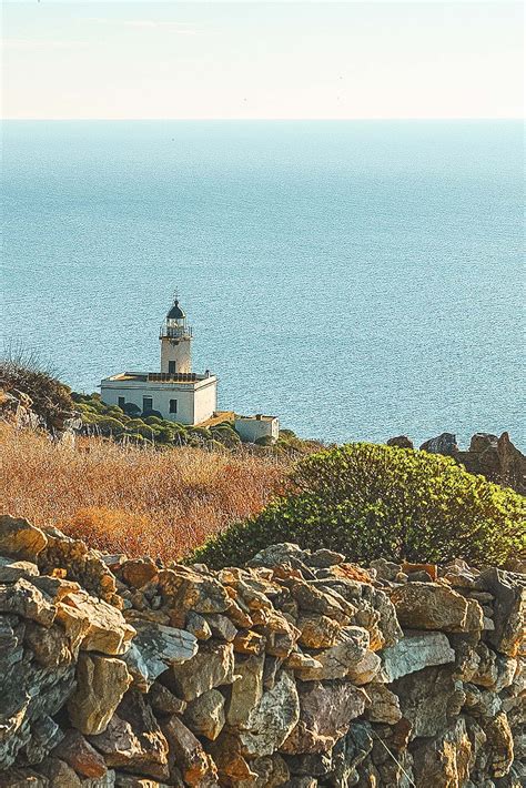 Discover the hiking paths of Folegandros | Outdoor activities | Discover Greece