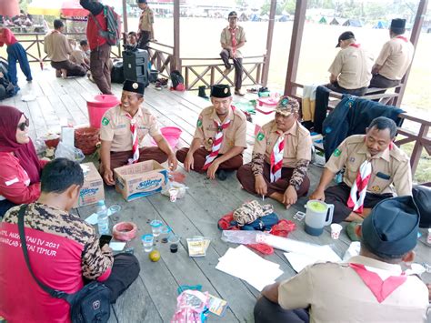 Babinsa Kaubun Berikan Semangat Para Generasi Muda Pramuka Melalui