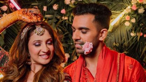 Deepak Chahar Shares Inside Pics From His Sangeet With Wifey Jaya